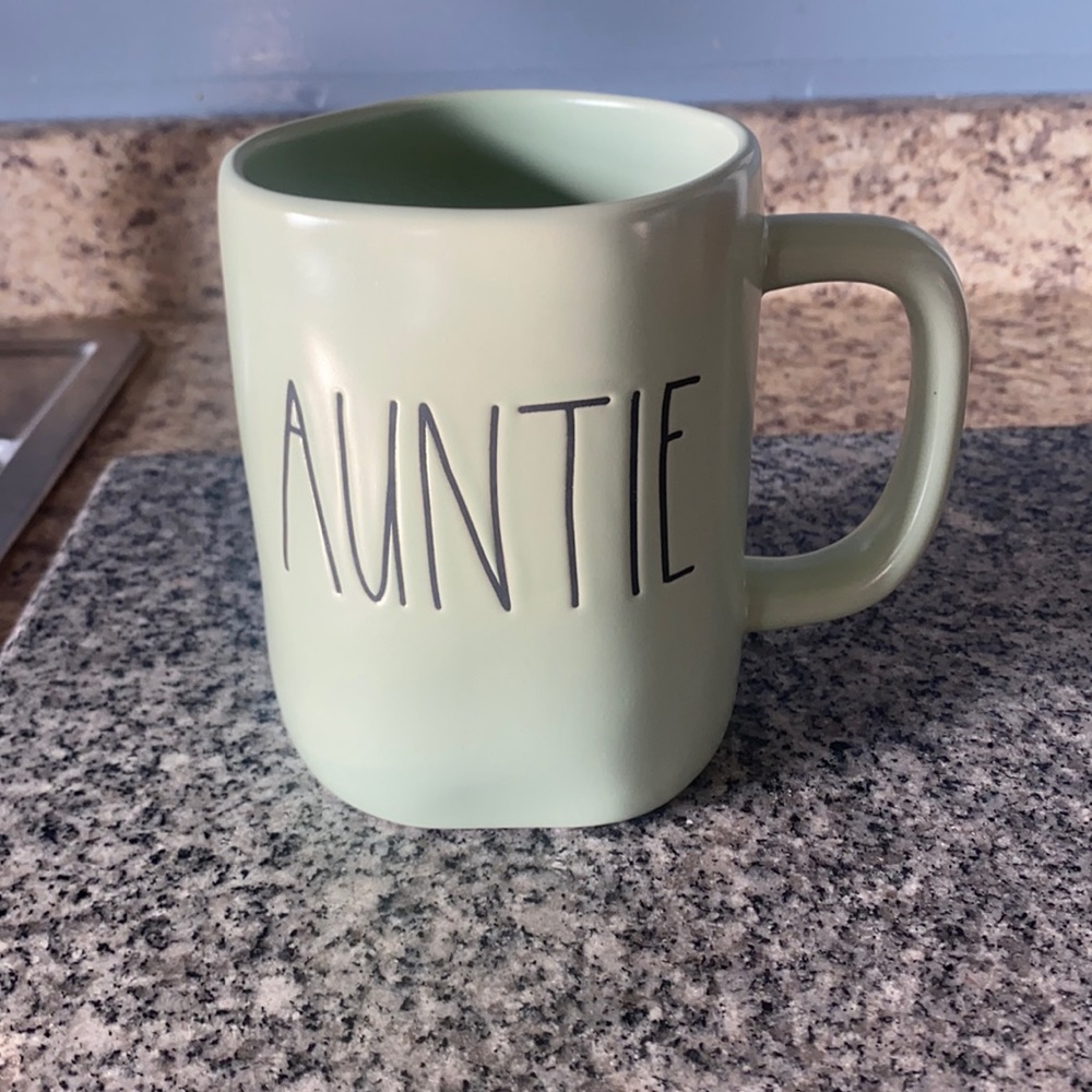Rae Dunn Auntie Mug